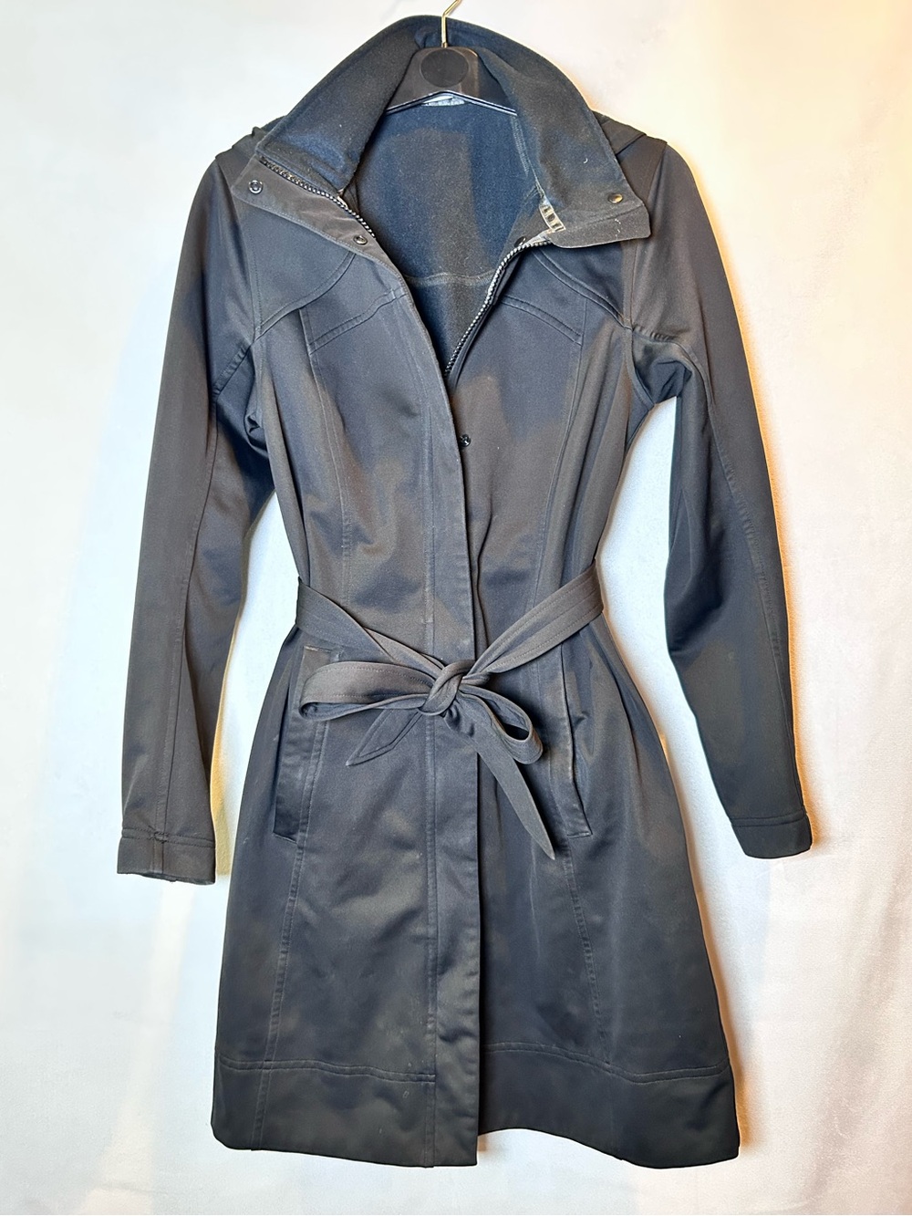 Rare Lululemon Apres Rain Coat Jacket Black Hooded Run Yoga Sport Belted. Size 4